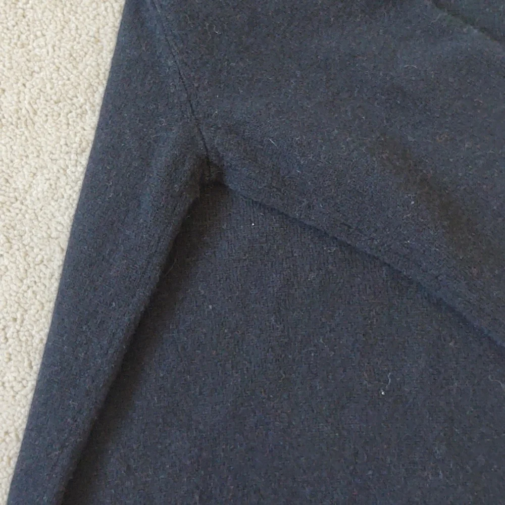 VGUC Quince black cashmere turtleneck sweater - Picture 4 of 5